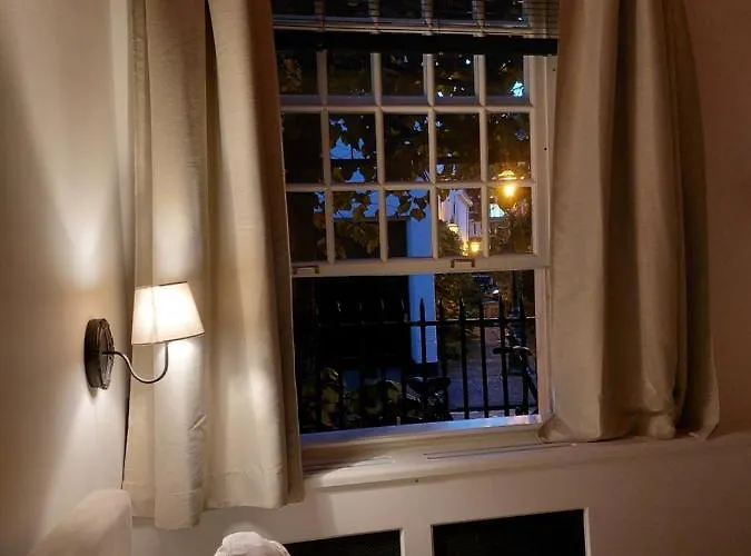 Bed & Breakfast Het Waterhof Leiden