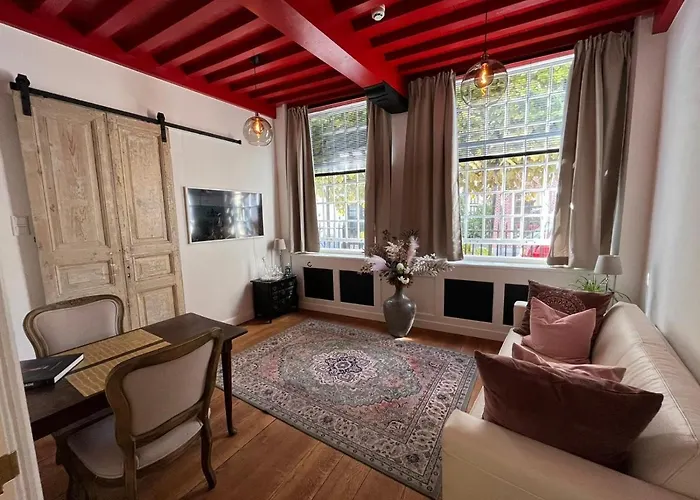 Bed & Breakfast Het Waterhof 3*