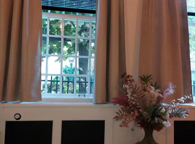 Het Waterhof Bed & Breakfast Leiden